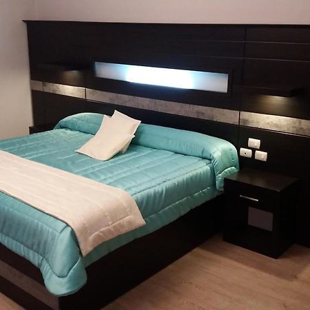 Hotel Majestic 2 By Hhg Cuenca Rum bild